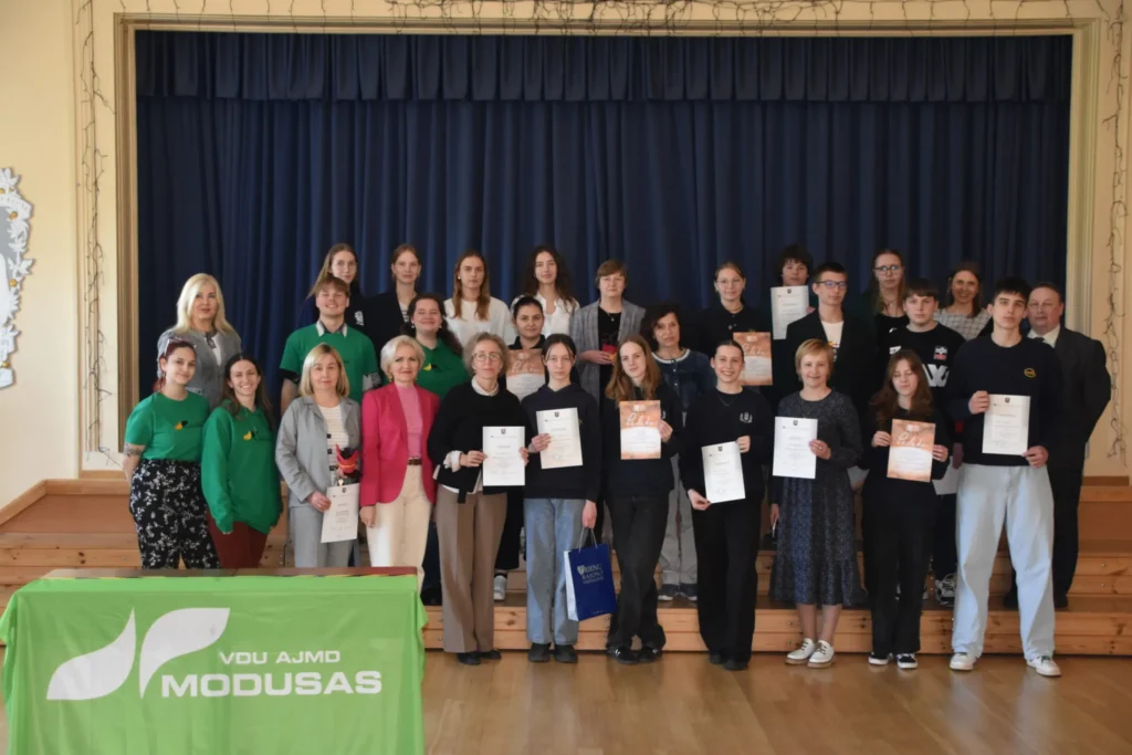 Įdomiosios STEAM veiklos Prienų „Žiburio“ gimnazijoje